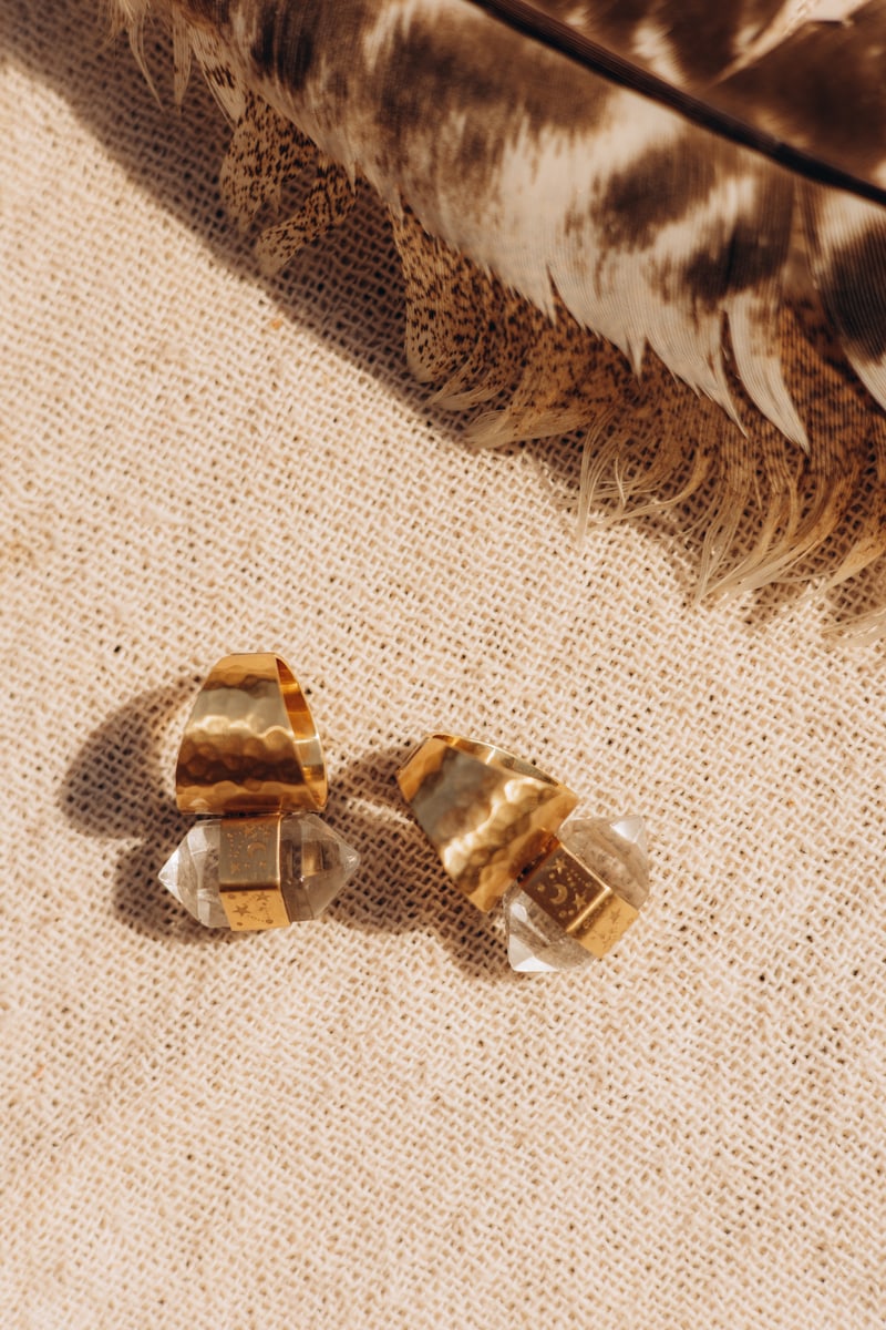 CLEAR QUARTZ UNIVERSE • RING/4